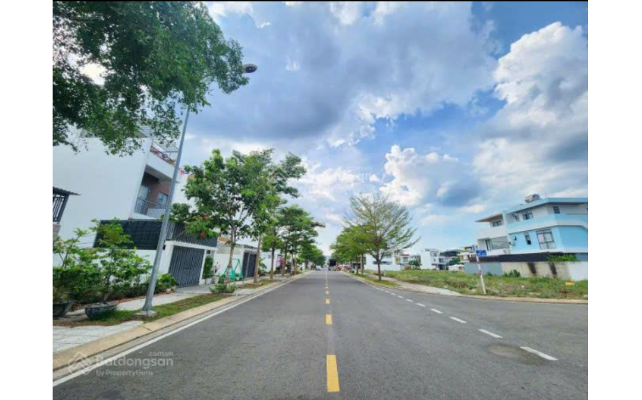 Tránh Xa Khói Bụi Thành Phố-Đất Nền Thoáng Mát Nằm Cạnh Sân Bay Long Thành 5km- 12tr/m2